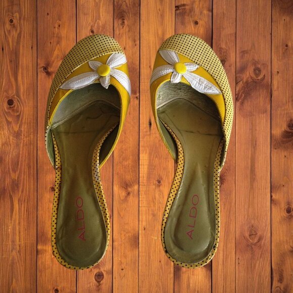 Aldo Women's Size 36/US 6 Slip On Kitten Heel Daisy Dot Print Sandals READ - Picture 4 of 9